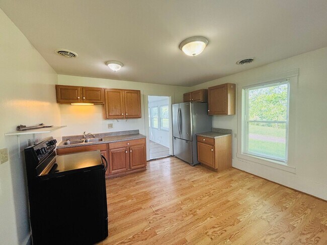 Foto del edificio - 1 Bedroom, 1 Bath House with a sun room