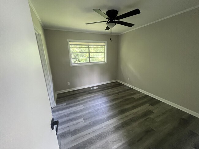 Foto del edificio - 2903 Skyline Rd