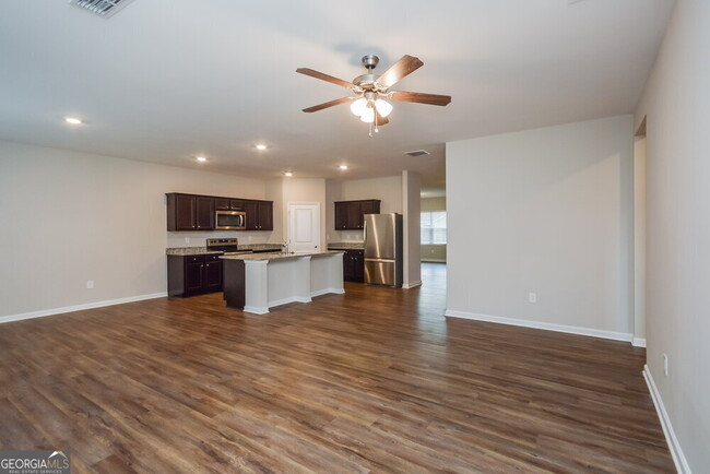 Foto del edificio - 3875 Newbury Pl Dr