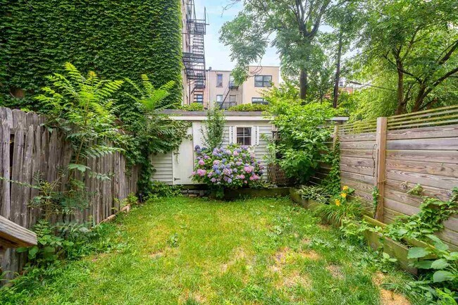 Foto del edificio - 845 Garden St
