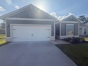 Building Photo - 15403 Maple Ter Dr