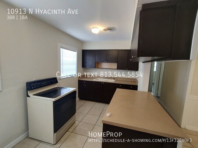 Building Photo - 10913 Hyacinth Ave