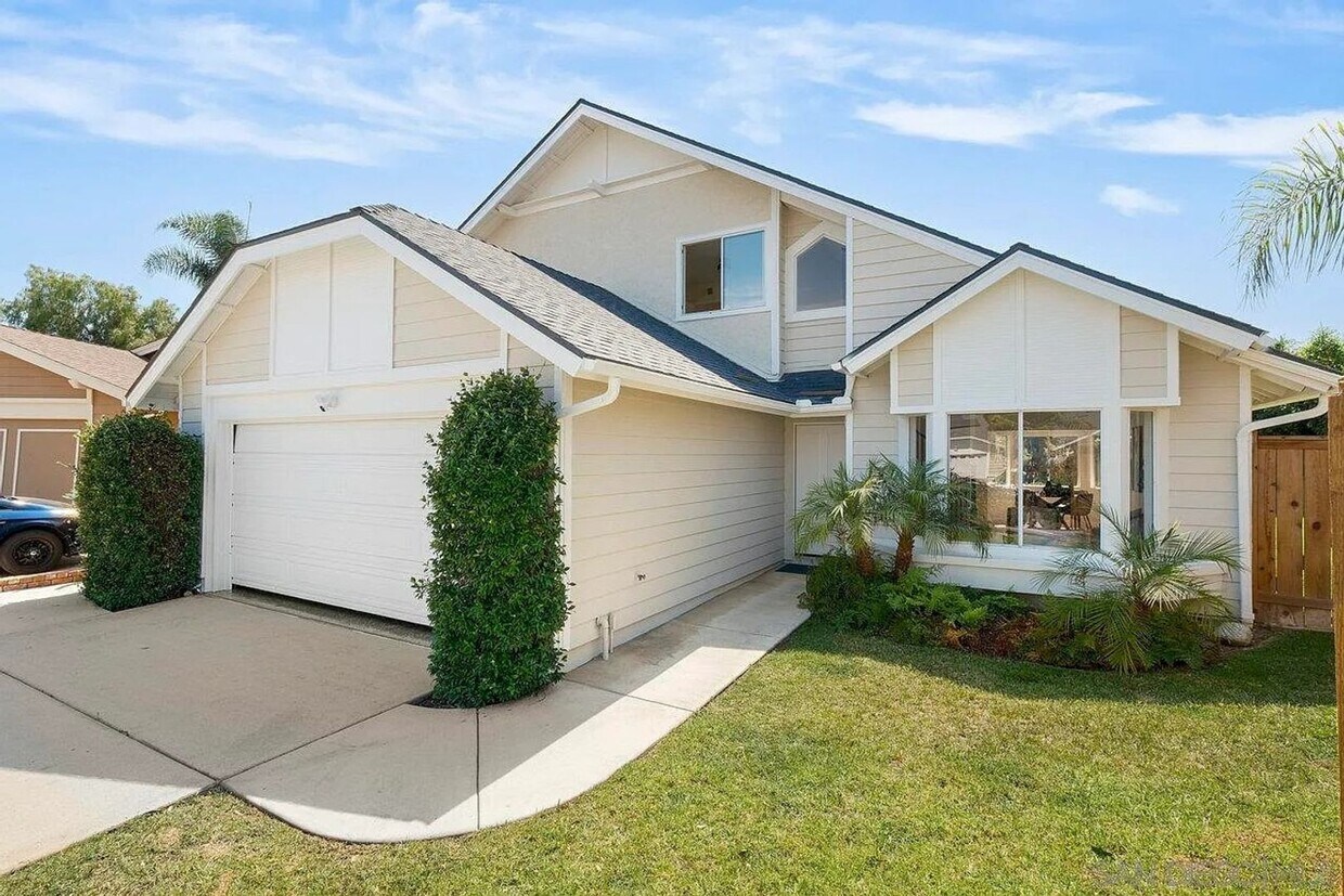 Primary Photo - Stunning 4BR fully remodeled House and poo...