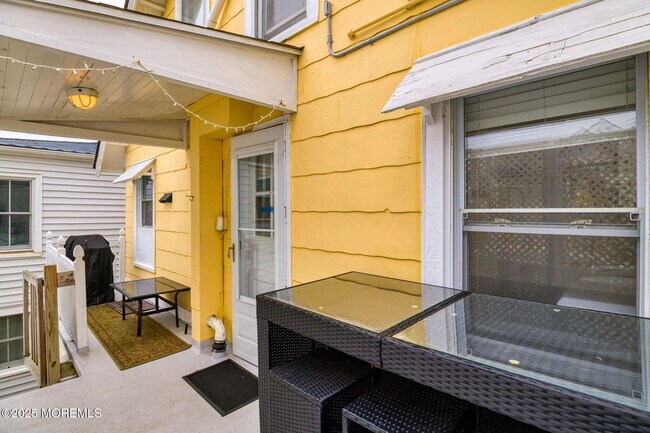 Foto del edificio - 19 Webb Ave