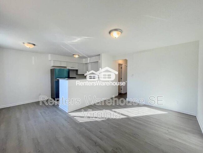 Building Photo - 7441 Fenner St