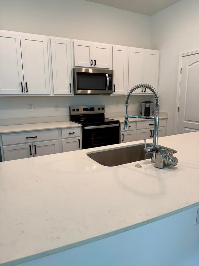 Building Photo - 46 Leidel Dr
