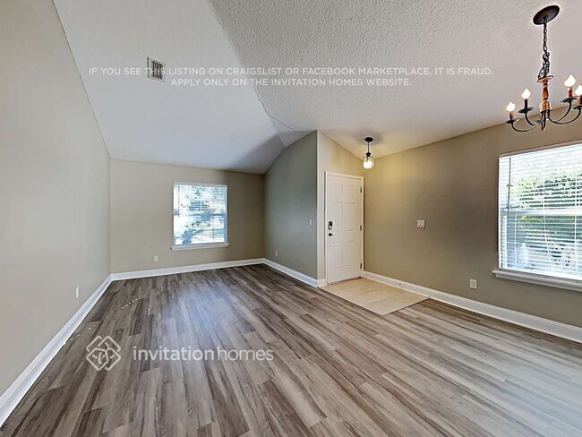 Foto del edificio - 1458 Canopy Oaks Dr