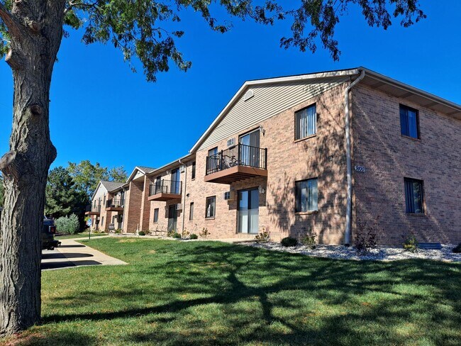 Foto del edificio - 9060-9100 W Oklahoma Ave