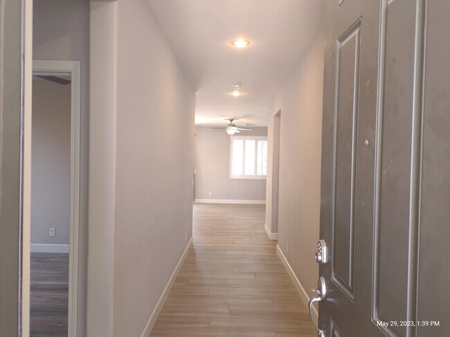 Foto del edificio - 6265 Majestic Hills Ave