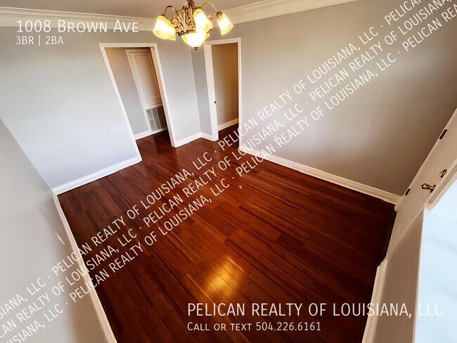 Foto del edificio - 1008 Brown Ave