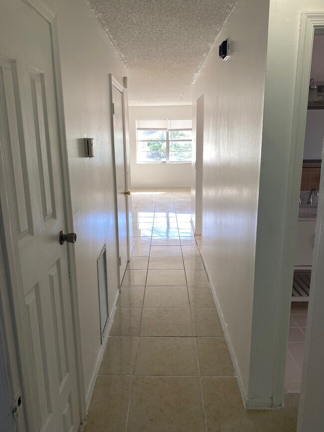 Foto del edificio - 7509 NW 44th Ct