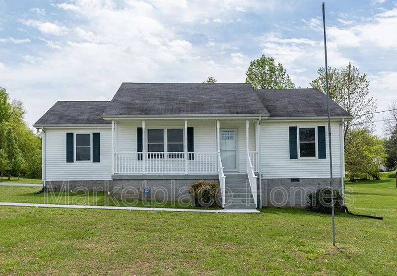 Primary Photo - 762 Chicken Rd
