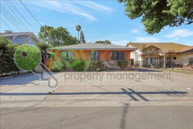 Foto del edificio - 4806 Yosemite Ave