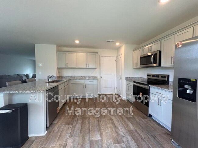 Foto del edificio - 3803 Falcon Ct