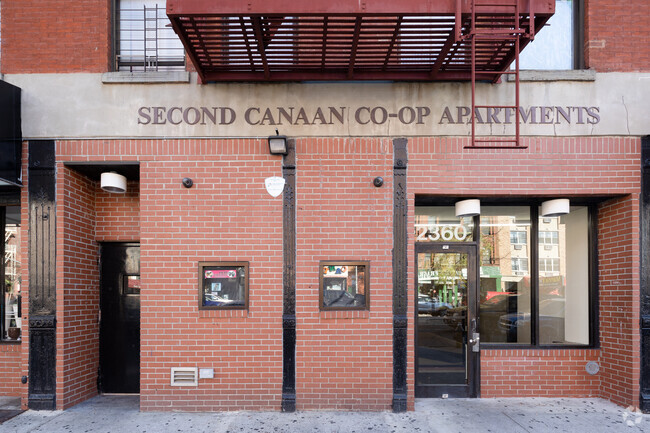 Entrance - Second Canaan Co-op Apartments
