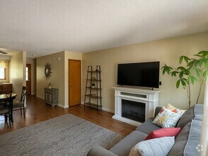 Building Photo - 702 Midland Ave