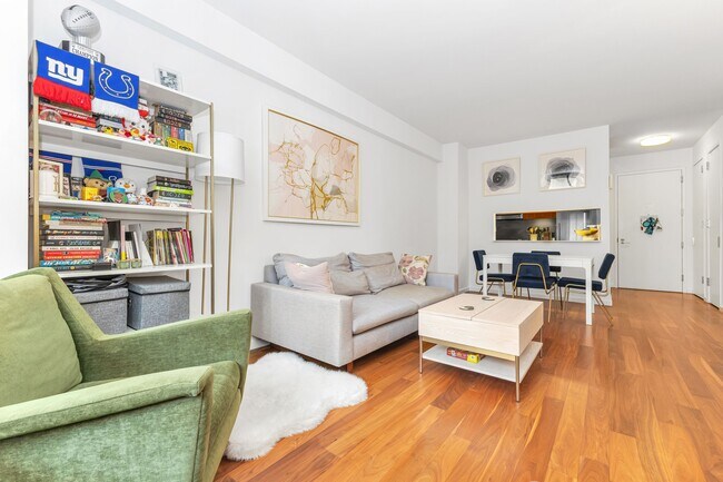 Foto del edificio - 515 E 72nd St