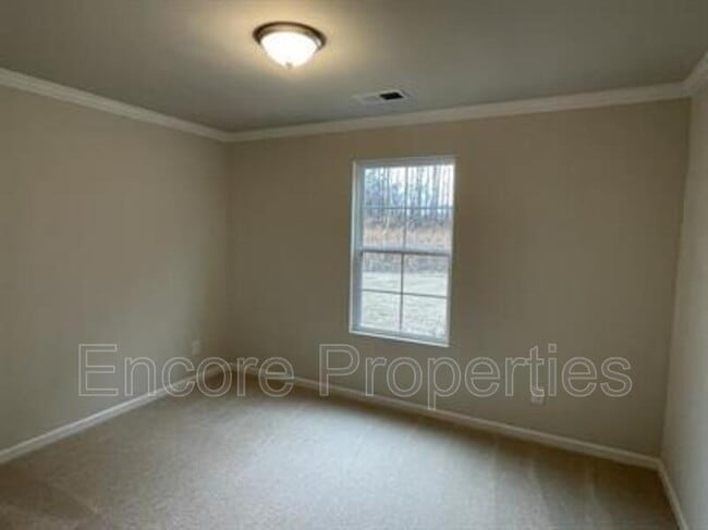 Building Photo - 800 Bellewood Gardens Dr