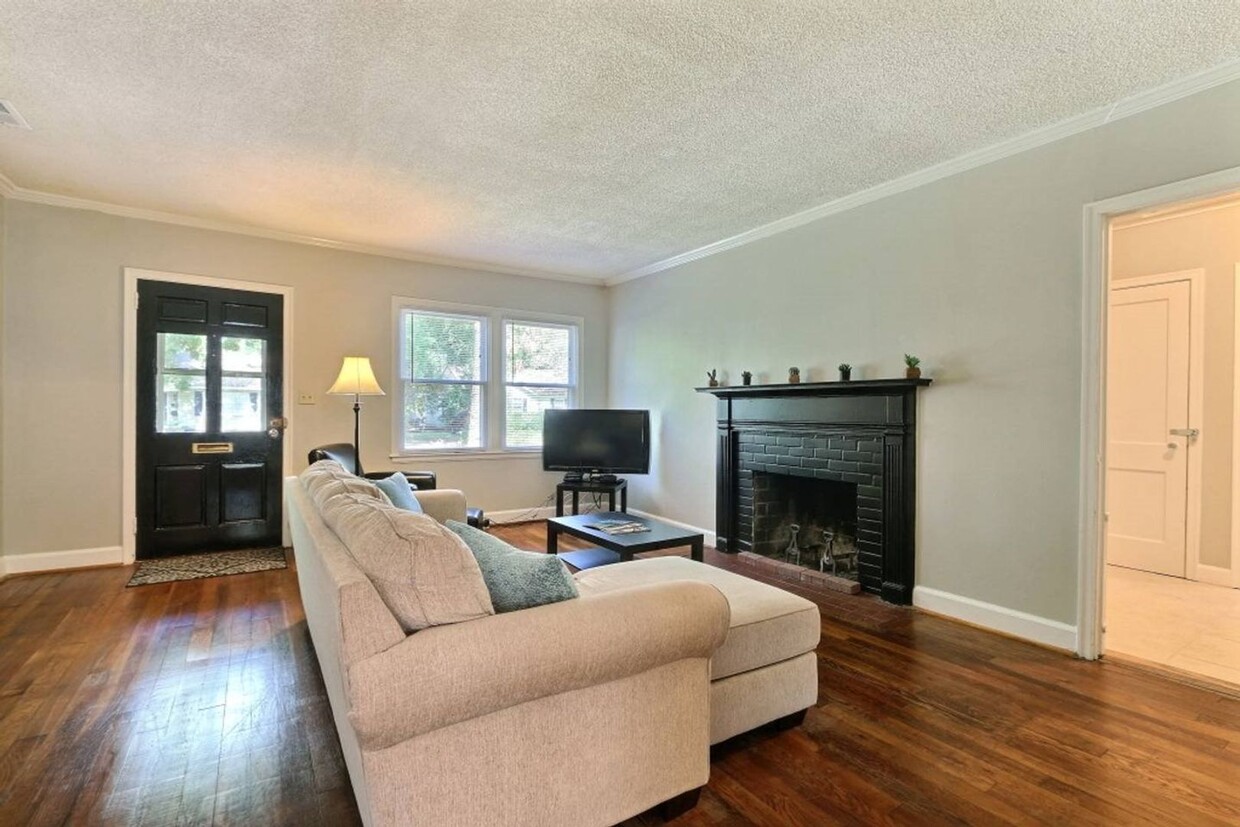 Foto principal - Large 2BR/1BA Ardsley Park House For Rent