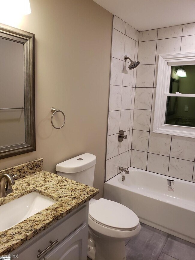 Foto del edificio - 3 br, 2 bath House - 301 Piedmont Park Rd