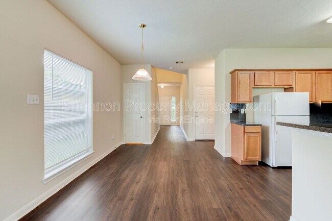 Foto del edificio - 9606 Ashville Dr