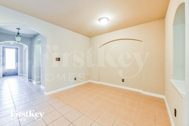 Building Photo - 649 Bent Oak Dr