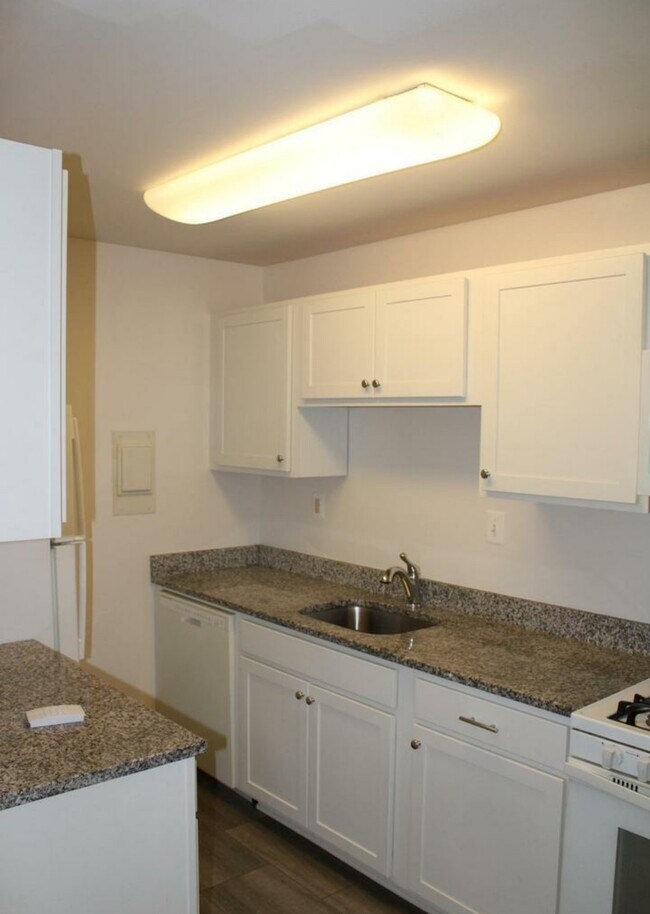 Cocina - 7505 Riverdale Rd