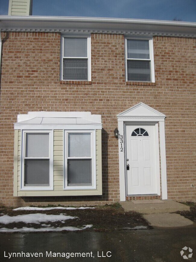 Scarborough Square Apartments under 2,500 Virginia Beach, VA 4