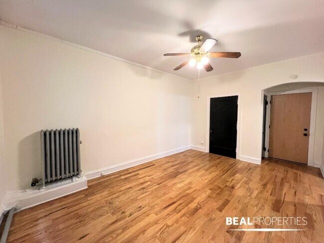 Foto del edificio - 0 bedroom in CHICAGO IL 60625