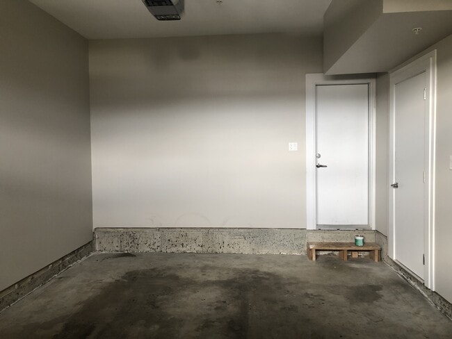 Building Photo - 253 Victoria Rd