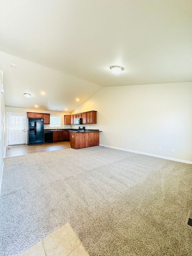Foto del edificio - Spacious 3 Bedroom 2 Bath Ranch Style Home