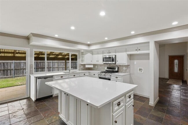 Building Photo - 5009 Pemberton Ln