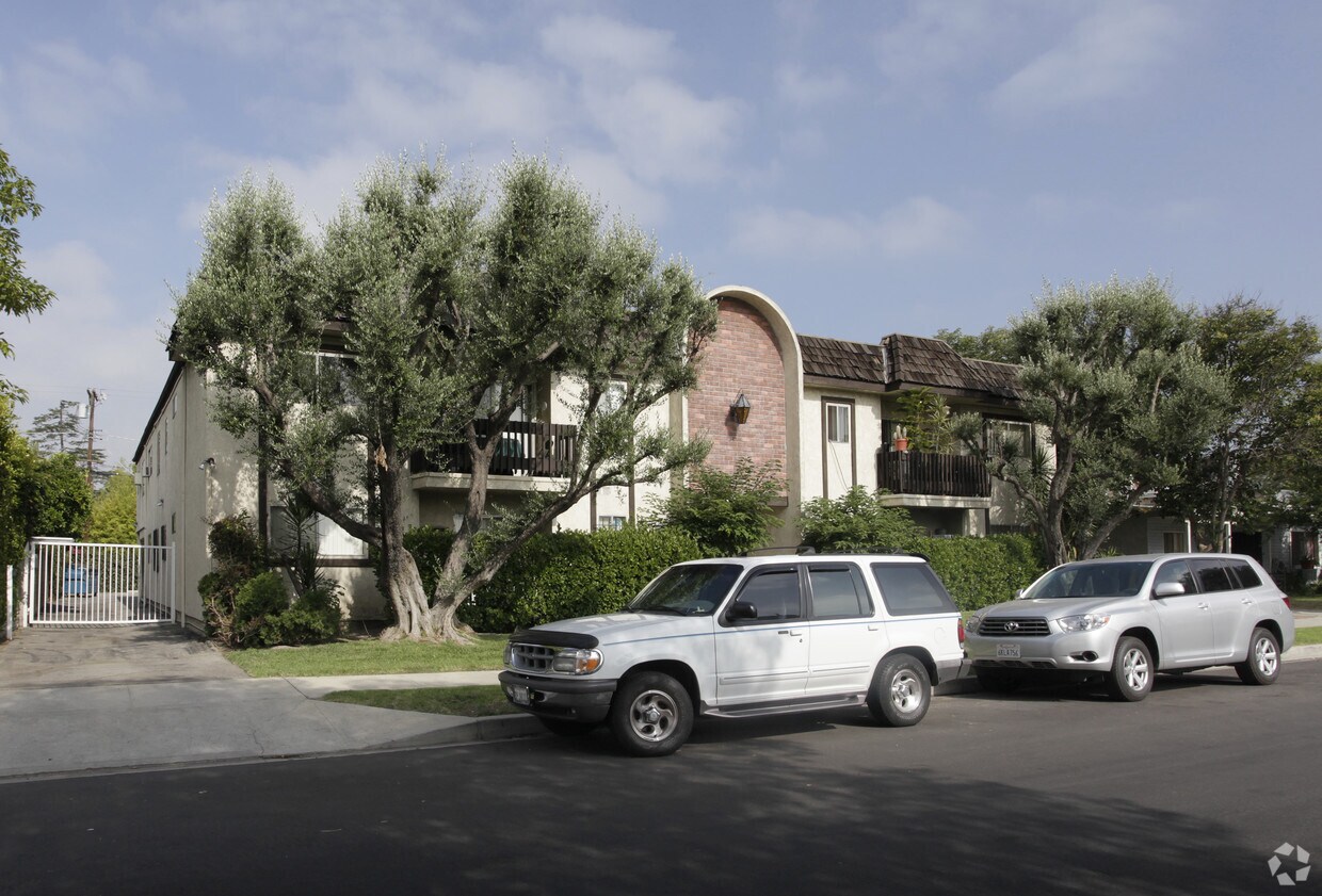 Building Photo - 5915 Lemp Ave
