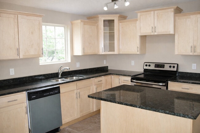 Building Photo - Eagle Crossing Luxury Apartments