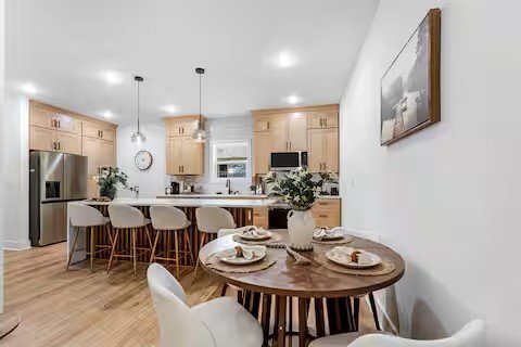 Building Photo - 201 Elm Dr