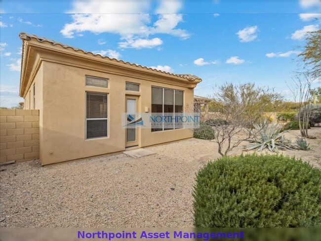 Building Photo - 4 bed, 3 bath in a Must-Have location