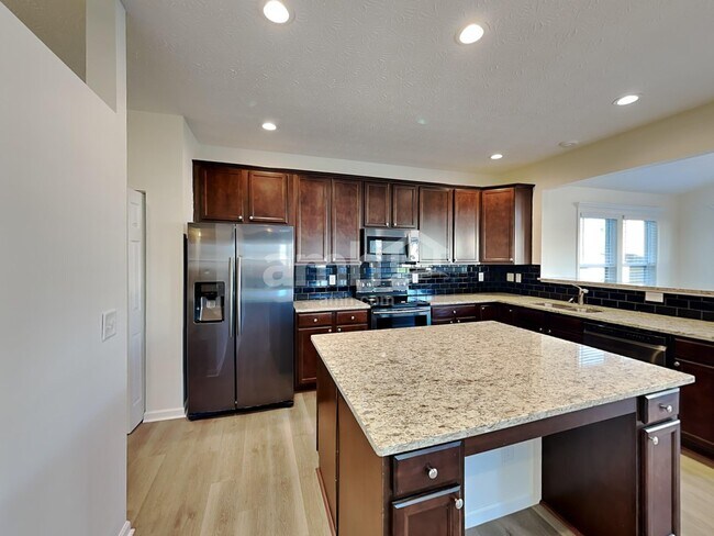 Foto del edificio - 62 Henderson Ln