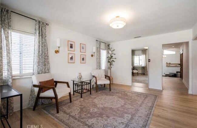 Foto del edificio - 25038 Eshelman Ave