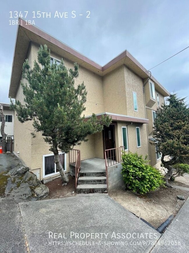 Building Photo - 1347 15th Ave S