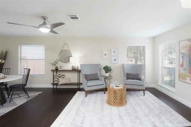 Foto del edificio - 2201 Broughton Ct