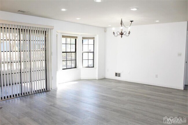 Foto del edificio - 1003 Woodhaven Dr