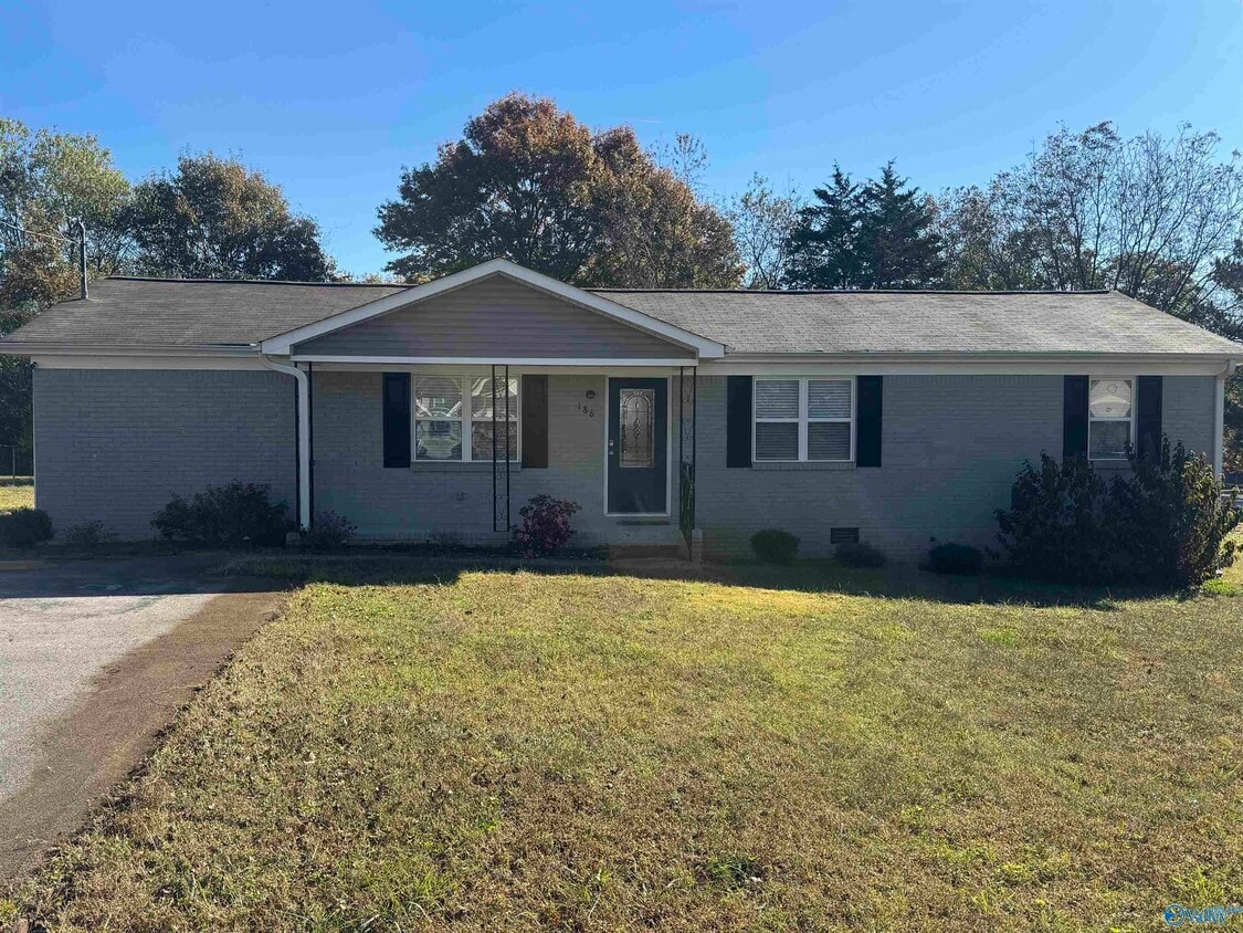 Primary Photo - 186 Jones Cir