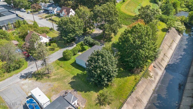 Foto del edificio - 720 Edgebrook Dr