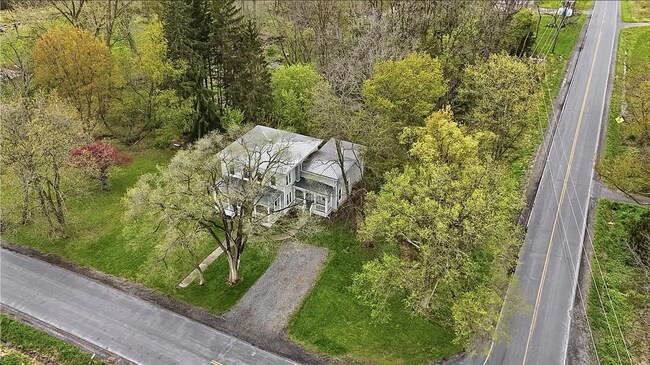 Foto del edificio - 426 Davis Rd