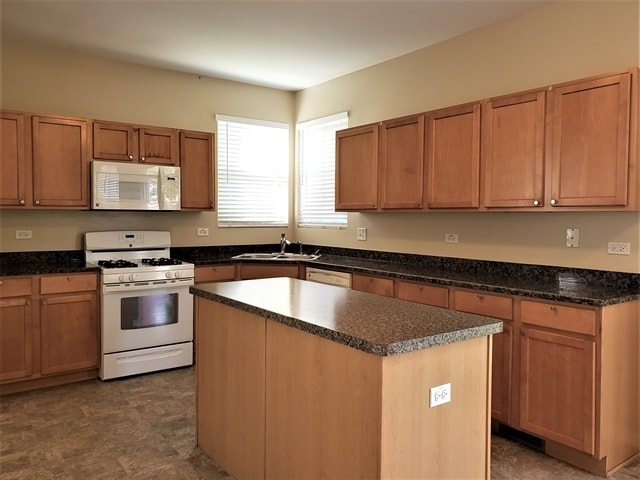 Building Photo - 3615 Timberlake Dr