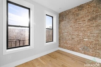 Building Photo - 221 E 10th St