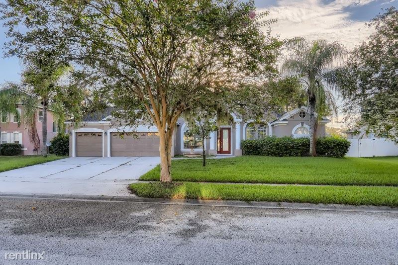 4 br, 3 bath House 2335 Winding Cove House for Rent in Oviedo, FL