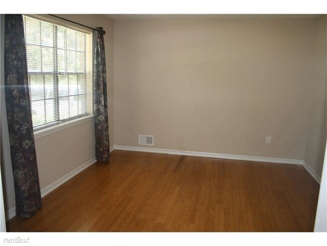 Building Photo - 4 br, 2.5 bath House - 507 Chartley Drive