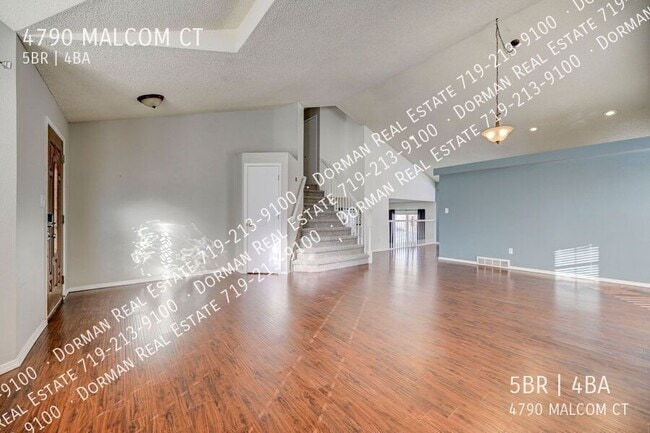 Foto del edificio - 4790 Malcom Ct