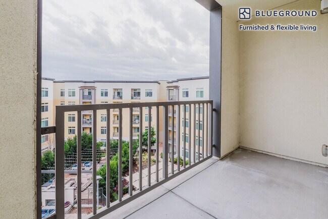 Foto del edificio - 5211 Iron Horse Pkwy
